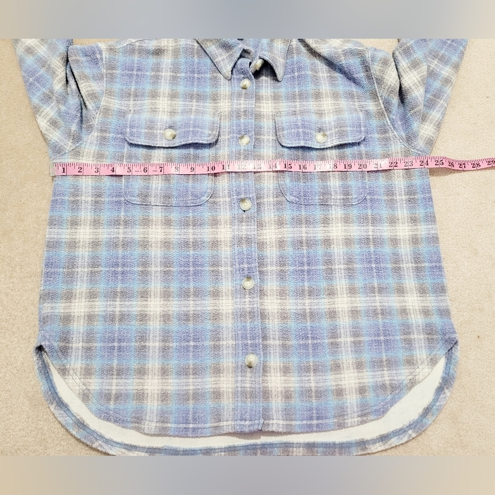 American Eagle Plaid Oversized Shacket Shirt Blue Gray Women's Size Medium SOFT - Picture 8 of 13